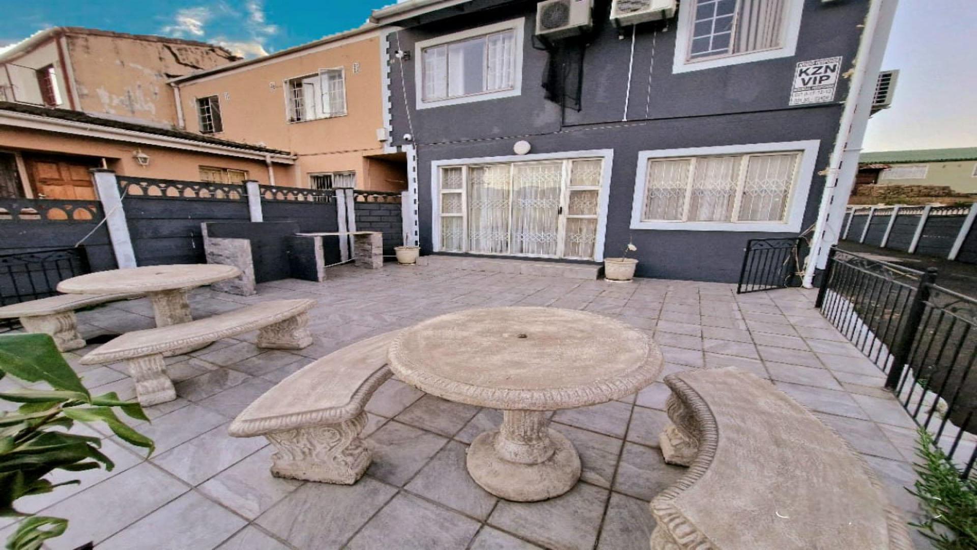 Patio of property in Whetstone