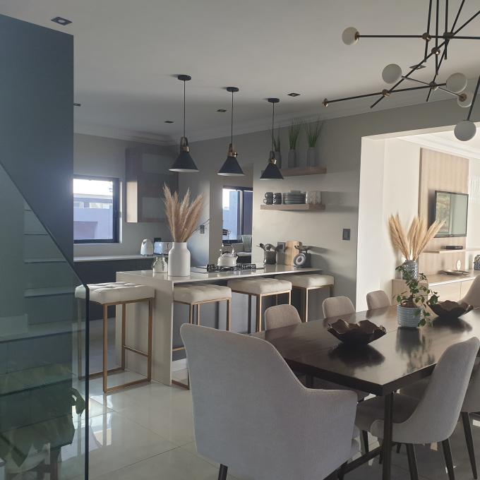 5 Bedroom House for Sale For Sale in Glen Marais - MR678303