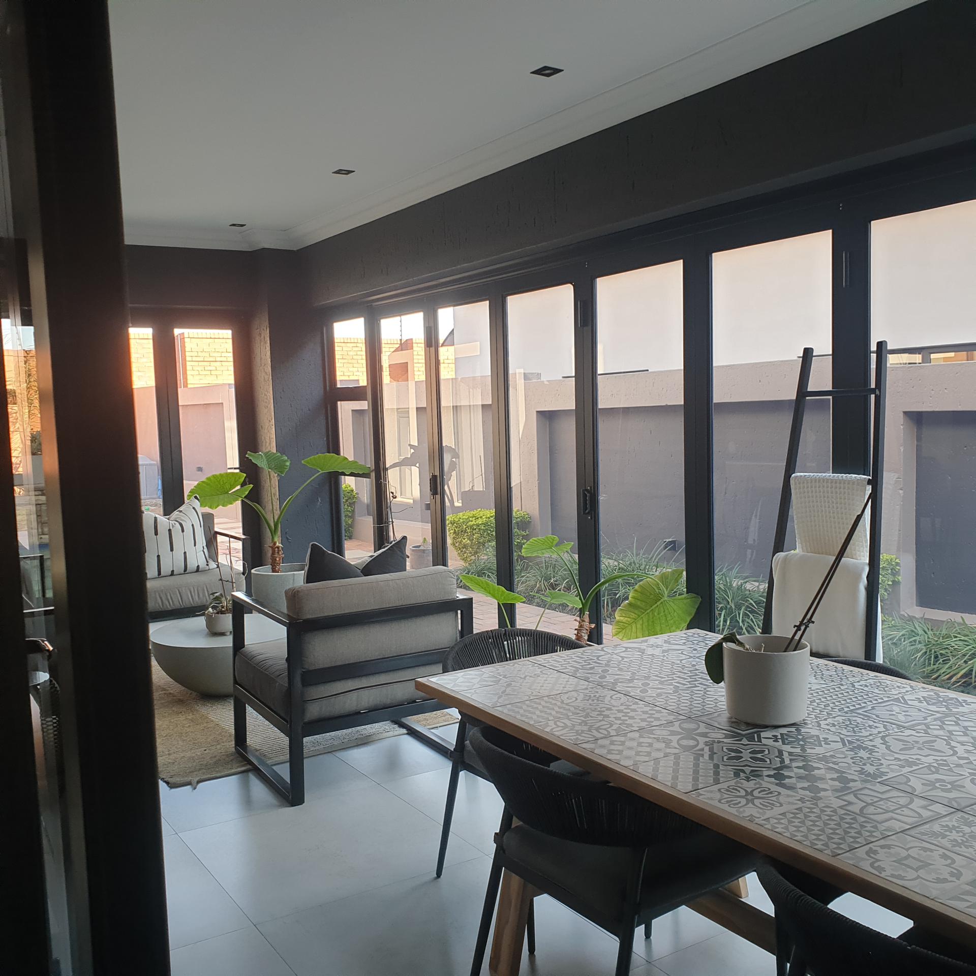  of property in Glen Marais