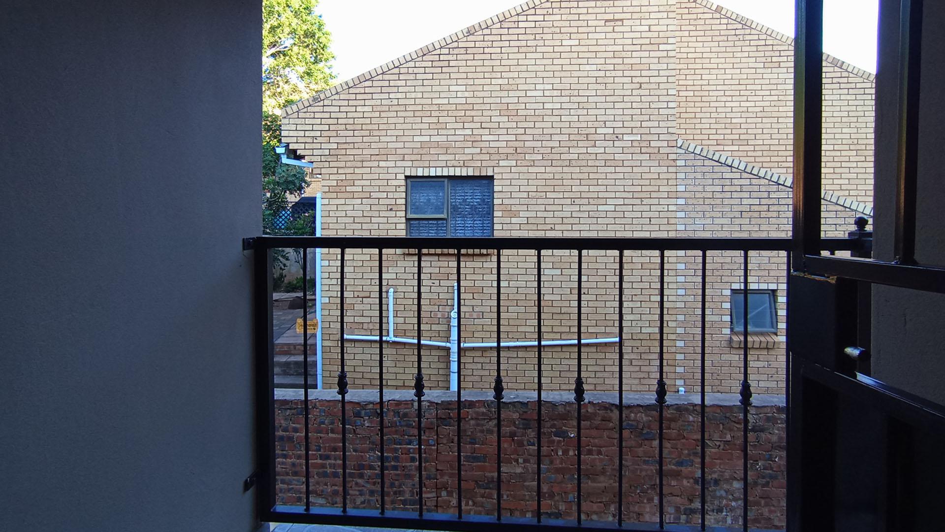 Balcony - 10 square meters of property in Ninapark