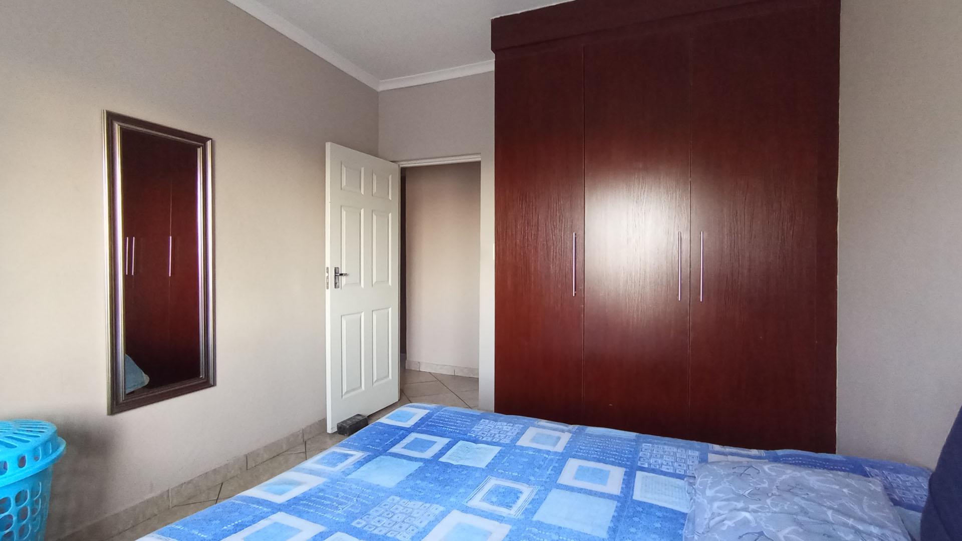 Bed Room 2 of property in Ninapark