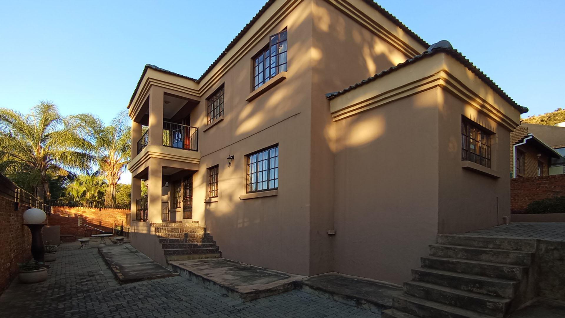 Backyard of property in Ninapark