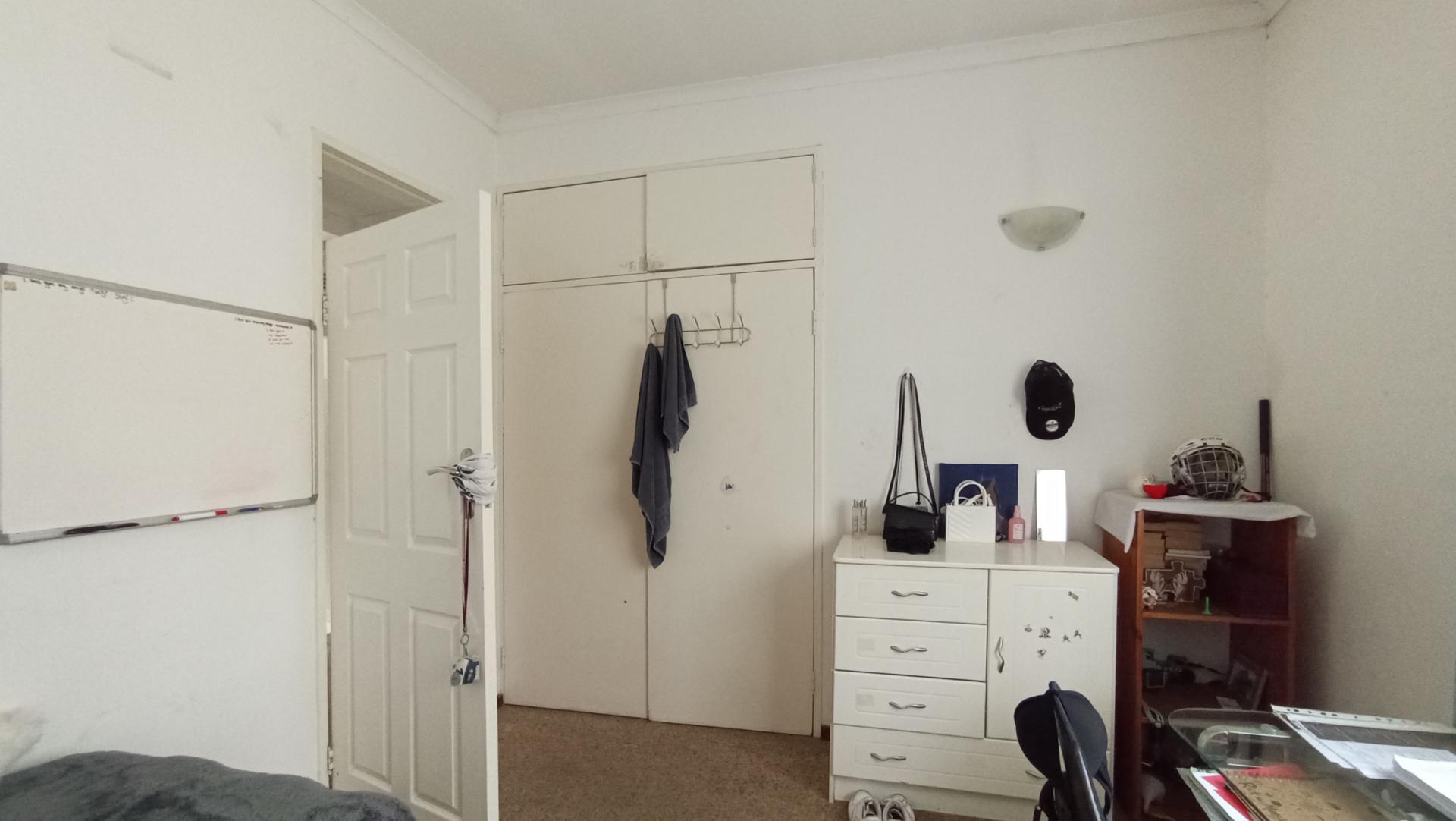 Bed Room 2 - 14 square meters of property in Ferndale - JHB