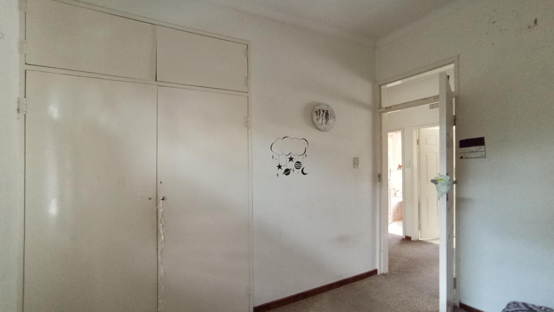 Bed Room 1 - 27 square meters of property in Ferndale - JHB