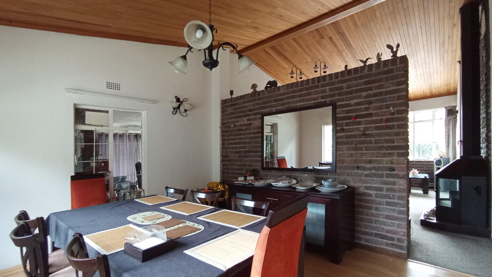 Dining Room - 19 square meters of property in Ferndale - JHB