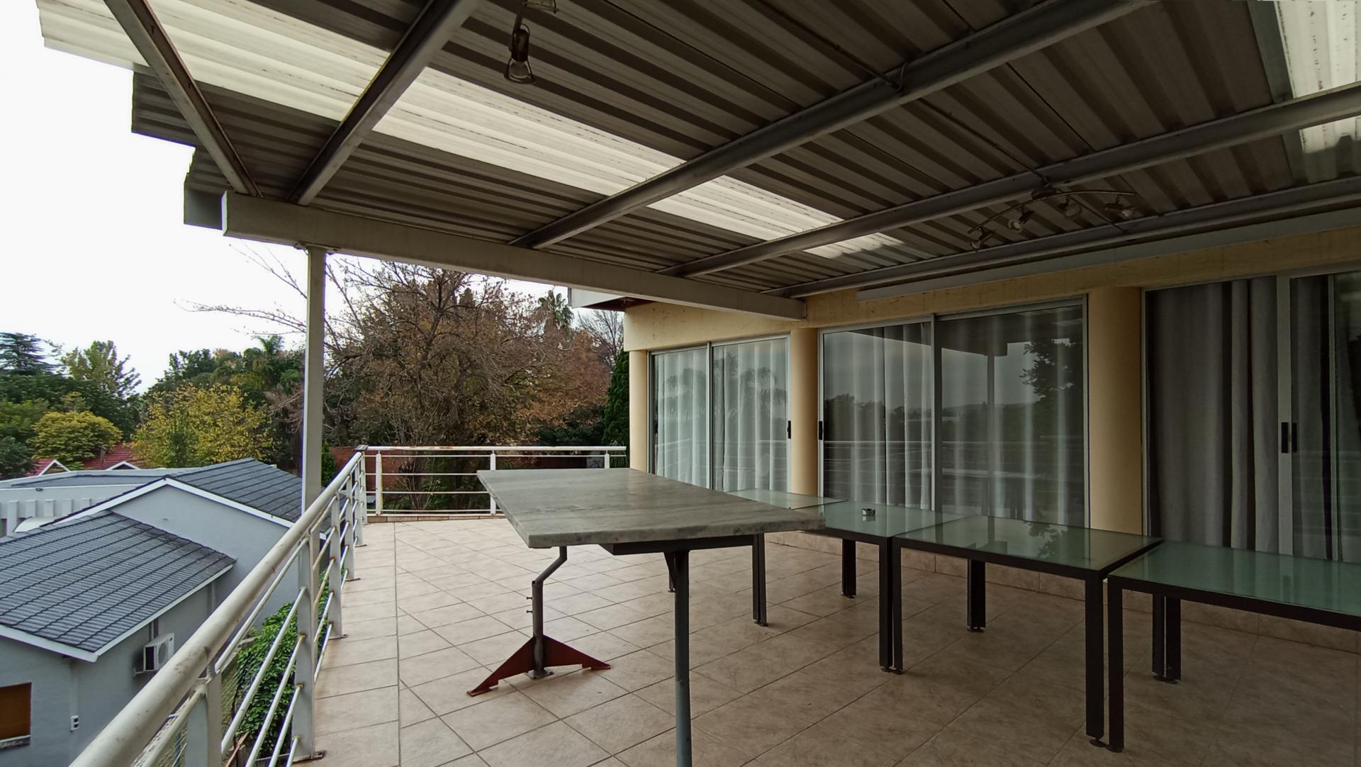 Balcony - 47 square meters of property in Ferndale - JHB