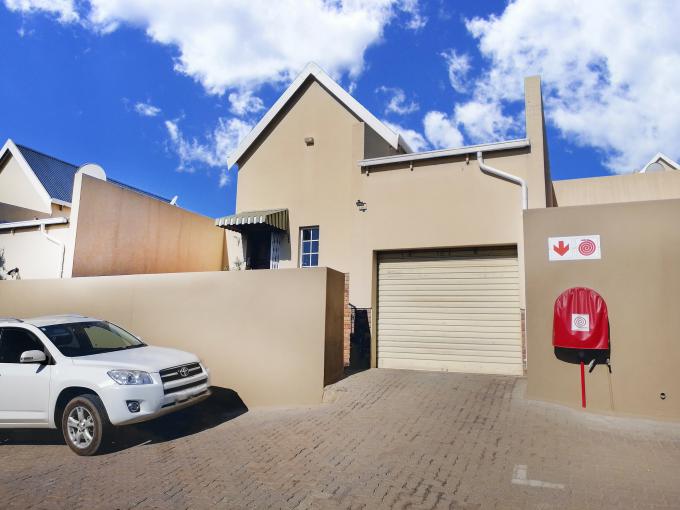 3 Bedroom Sectional Title for Sale For Sale in Radiokop - MR678355