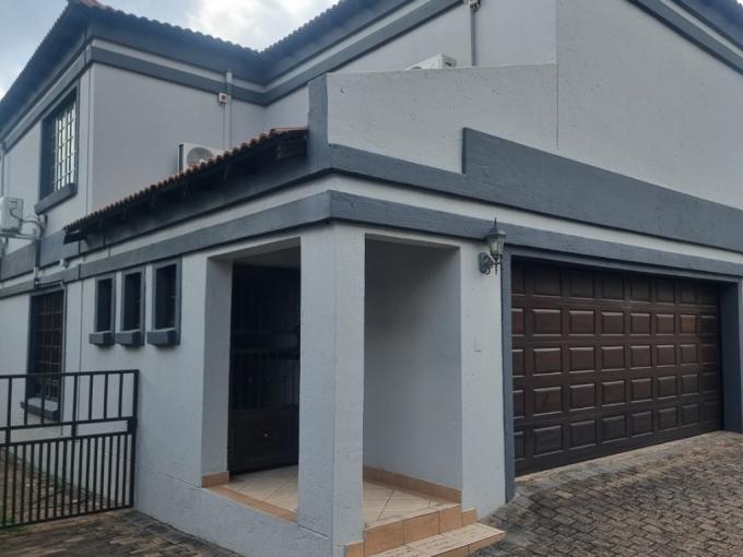 3 Bedroom Simplex for Sale For Sale in Safarituine - MR678388