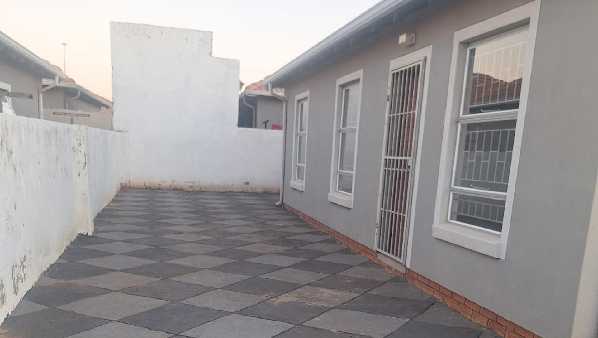 Front View of property in Lotus Gardens
