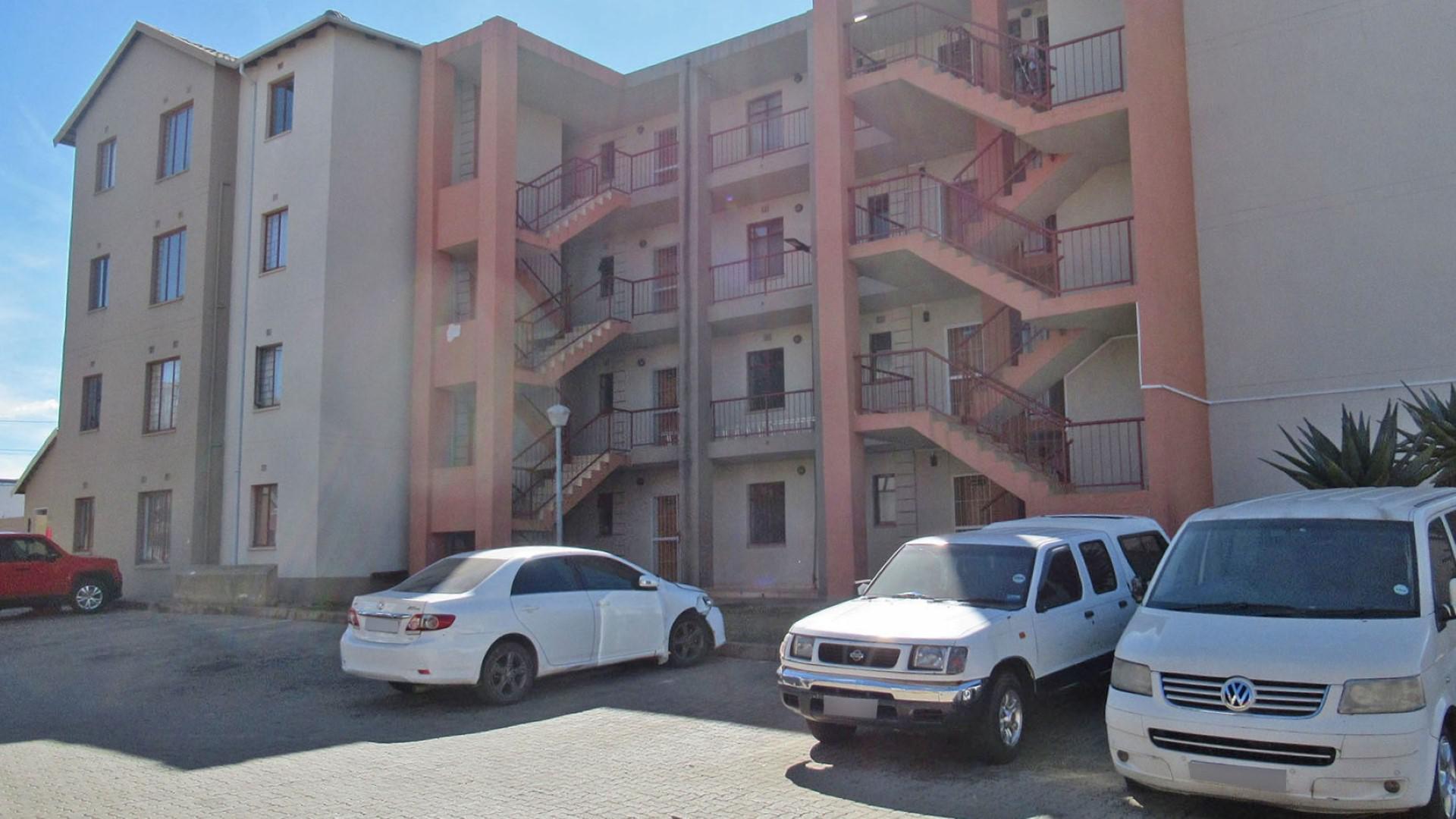 Front View of property in Jabulani