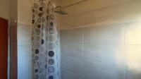Bathroom 1 - 6 square meters of property in Amanzimtoti 