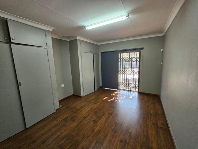 Commercial to Rent in Clubview - Property to rent - MR678468