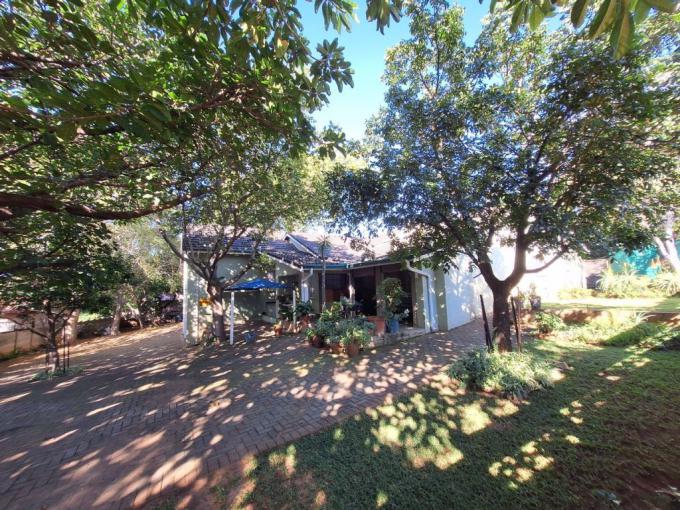 4 Bedroom House for Sale For Sale in Protea Park Remove - MR678471