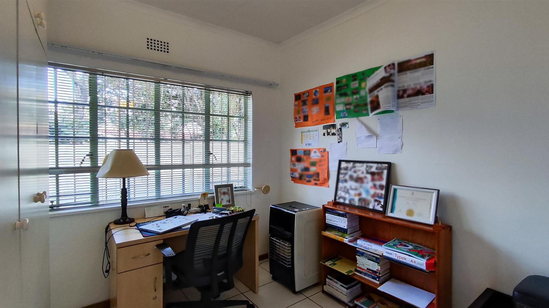 Study - 8 square meters of property in Van Riebeeckpark