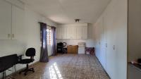 Spaces - 151 square meters of property in Van Riebeeckpark