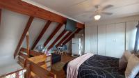 Bed Room 1 - 28 square meters of property in Meer En See
