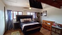 Bed Room 1 - 28 square meters of property in Meer En See