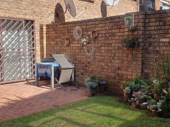 2 Bedroom Simplex for Sale For Sale in Ridgeway - MR678485