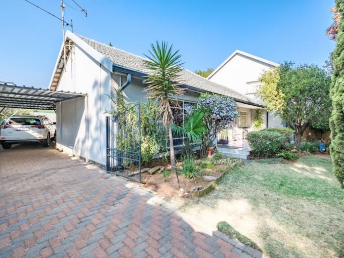 4 Bedroom House for Sale For Sale in South Crest - MR678486