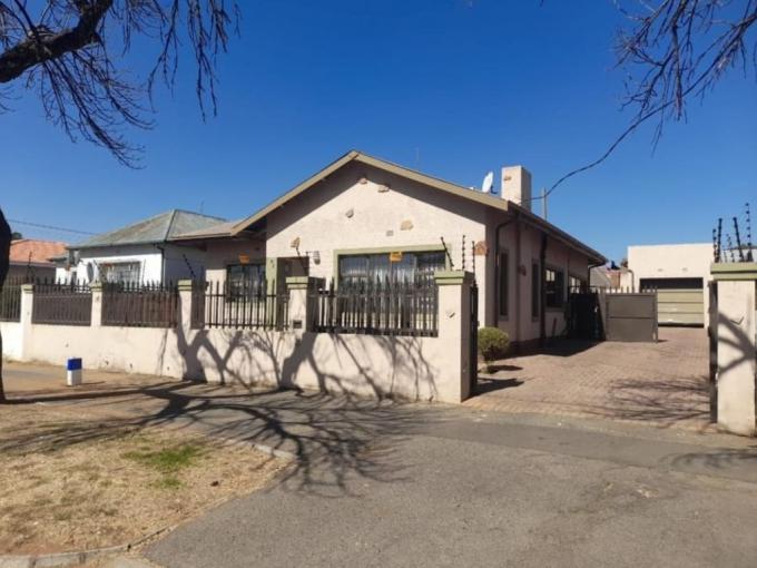 3 Bedroom House for Sale For Sale in Regents Park - MR678487