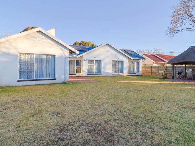 4 Bedroom House for Sale For Sale in Mayberry Park - MR678497