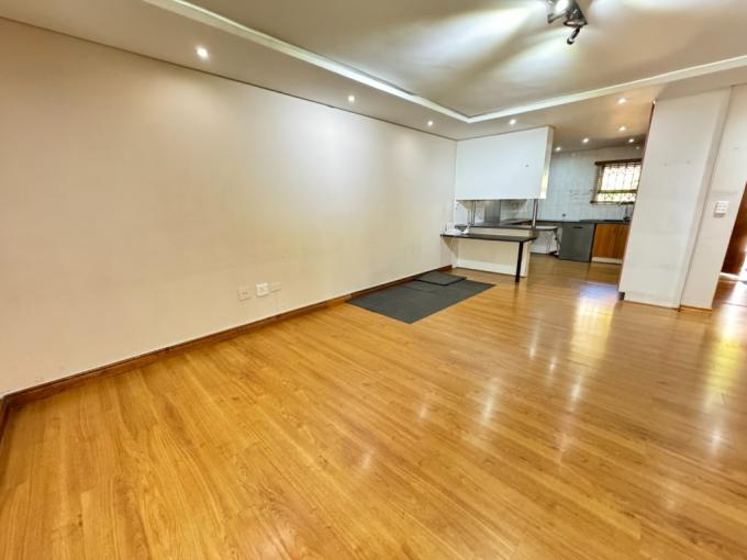3 Bedroom Simplex for Sale For Sale in Bedfordview - MR678503