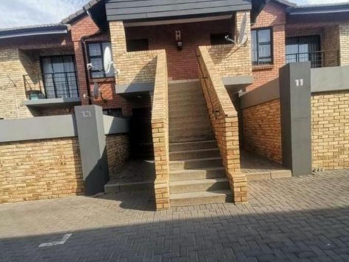 2 Bedroom Simplex for Sale For Sale in Meyersdal - MR678507