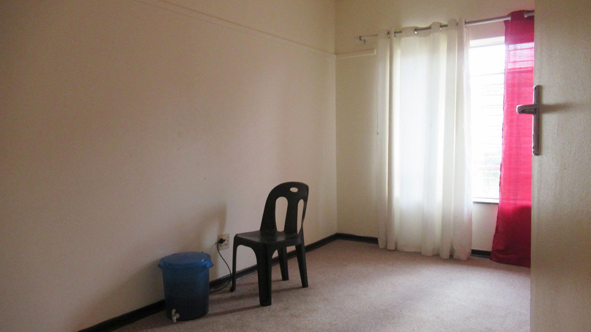 Bed Room 1 - 19 square meters of property in Glenharvie