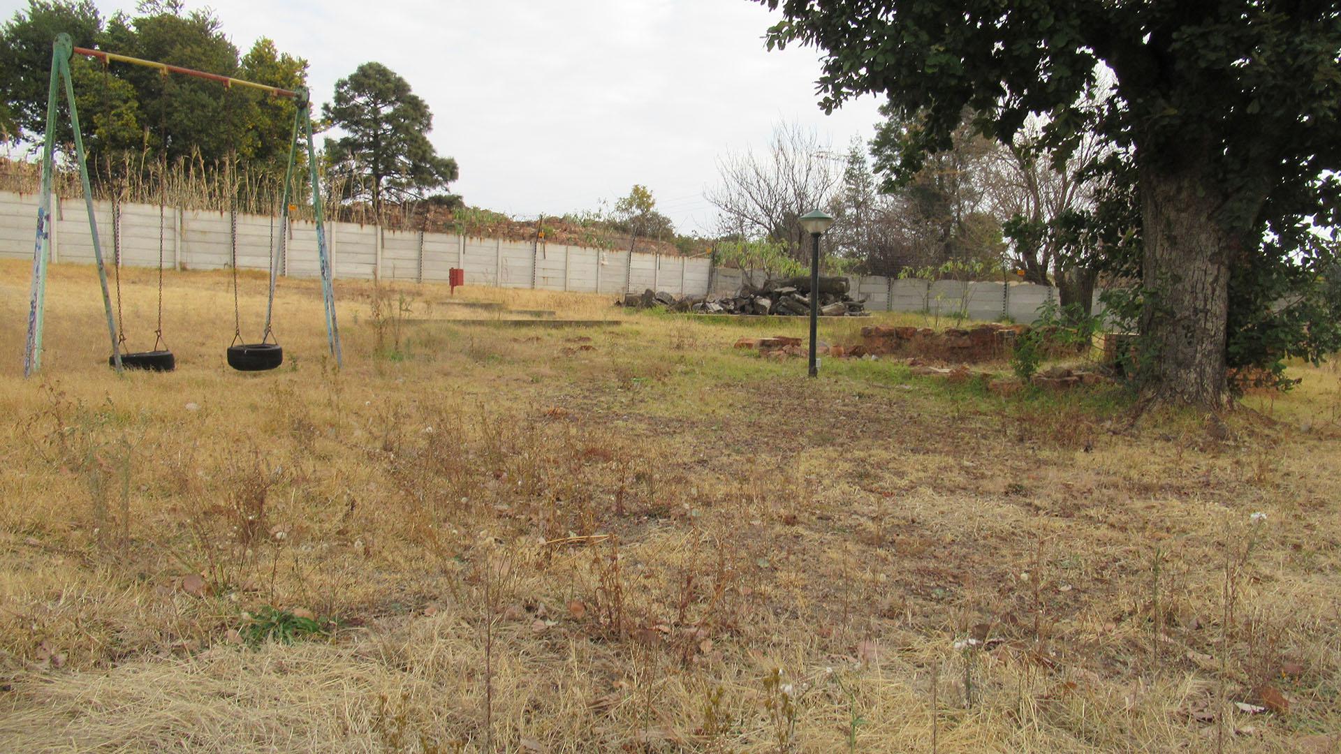 Backyard of property in Glenharvie