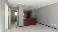 Lounges - 16 square meters of property in Kosmosdal
