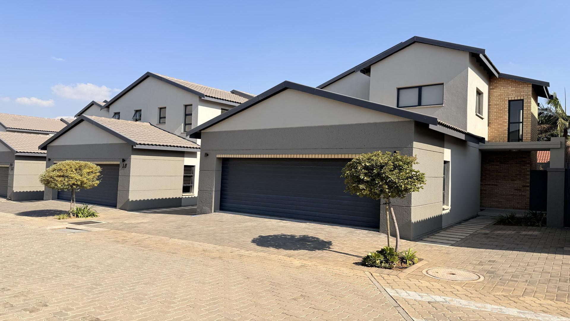 Front View of property in Witkoppen