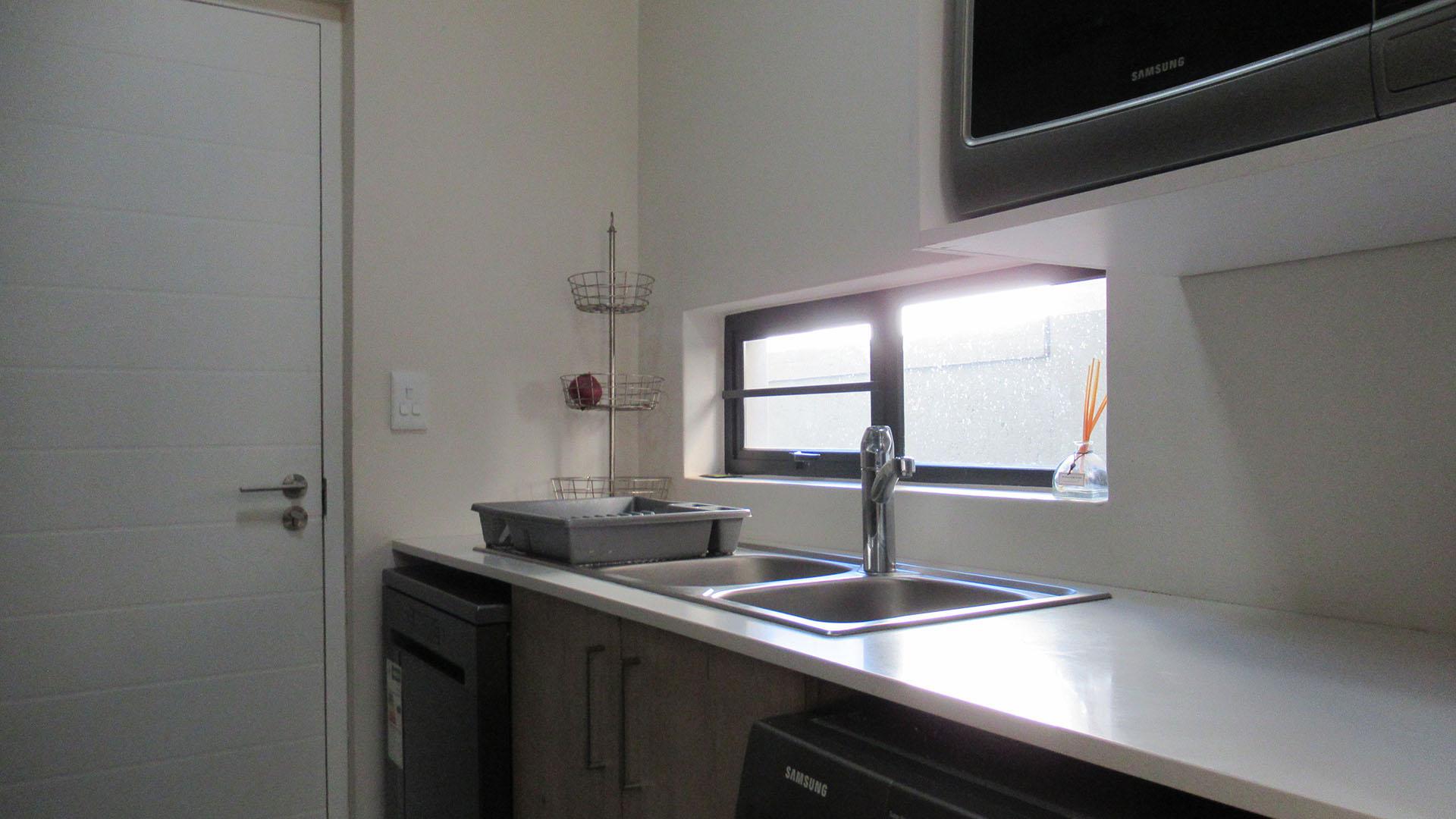 Scullery - 6 square meters of property in Witkoppen