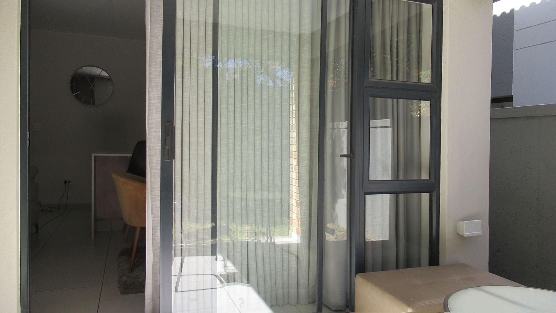 Patio - 8 square meters of property in Witkoppen