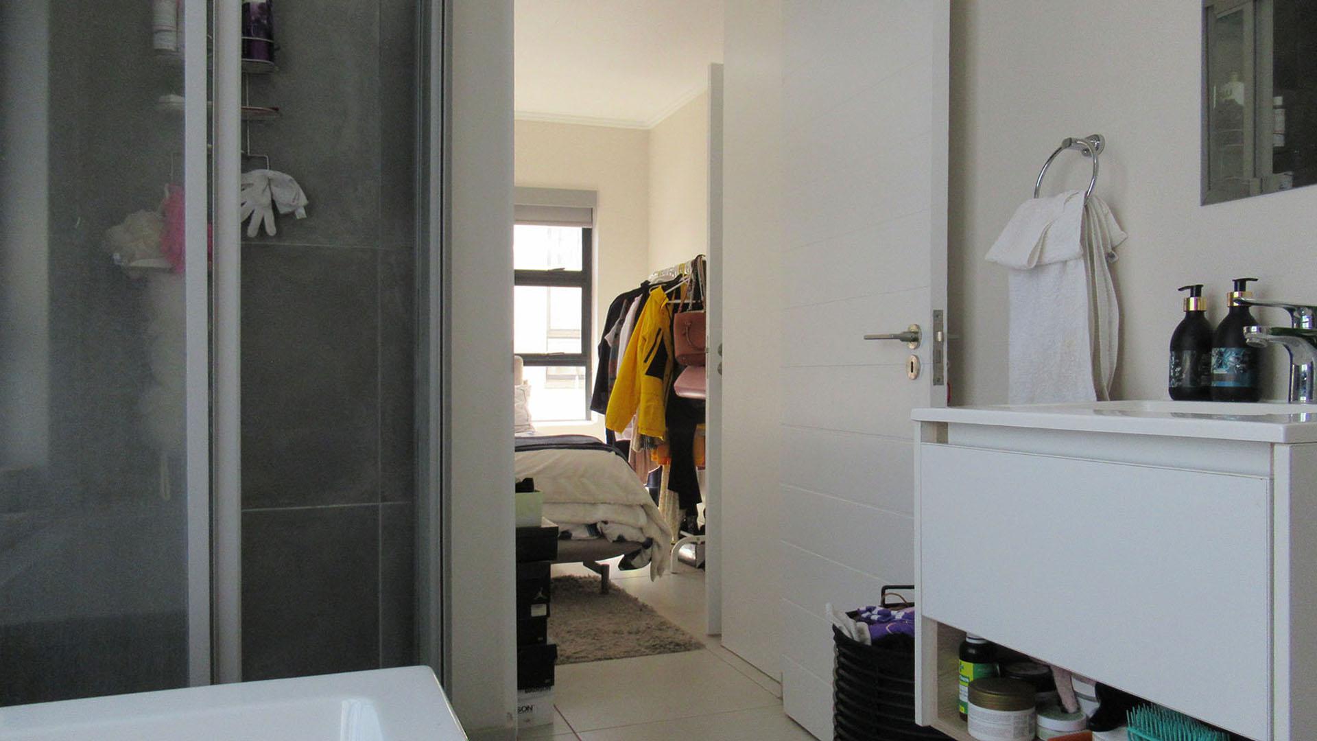 Main Bathroom - 6 square meters of property in Witkoppen