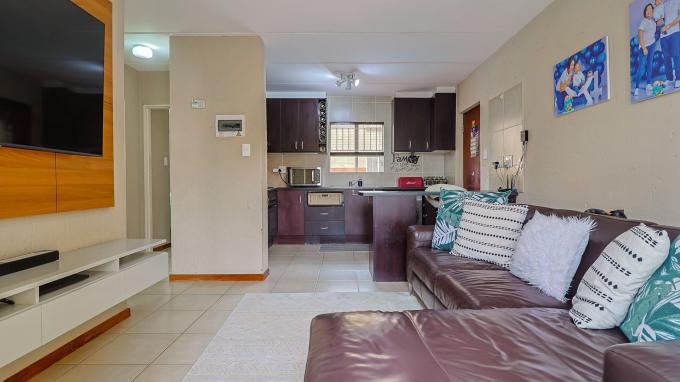 2 Bedroom Apartment for Sale For Sale in Ormonde - MR678548