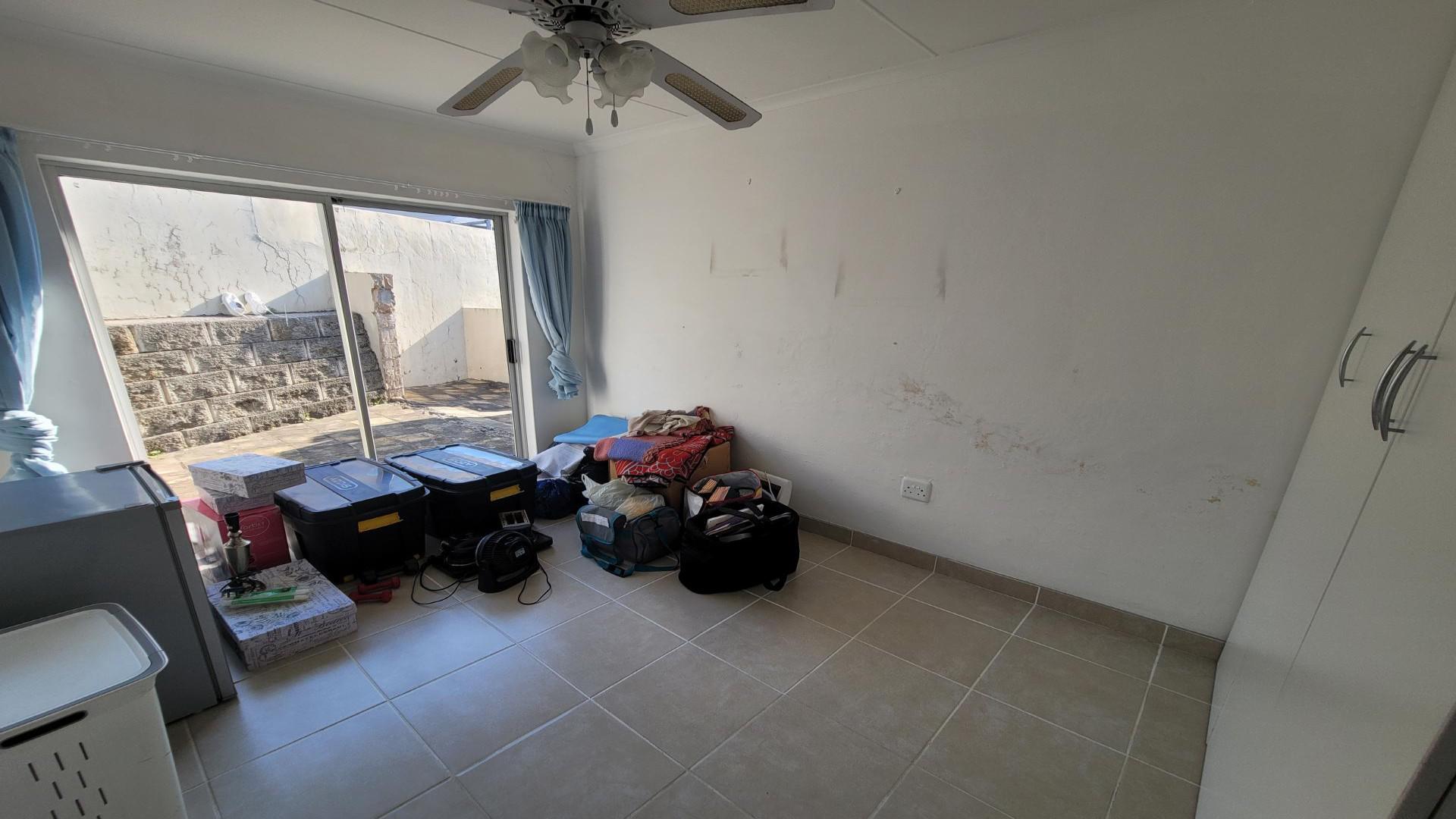 Bed Room 5+ of property in East London