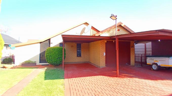 1 Bedroom House for Sale For Sale in Fochville - MR678571