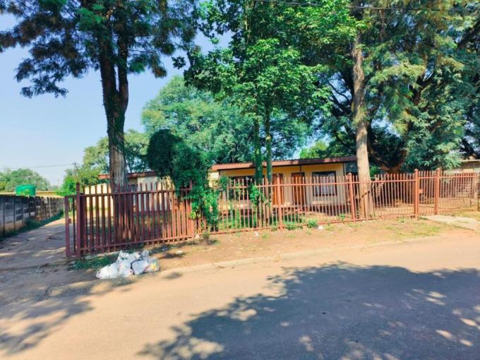 6 Bedroom House for Sale For Sale in Rustenburg - MR678576