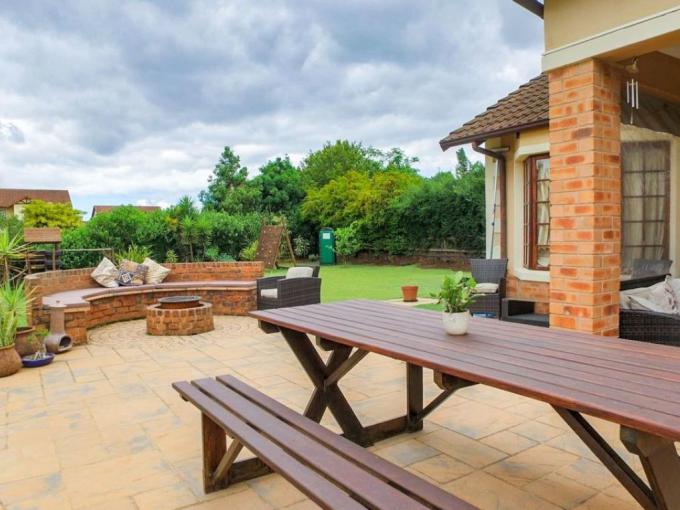 4 Bedroom House for Sale For Sale in Hillcrest - KZN - MR678591