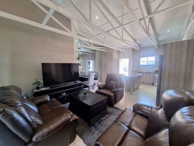 3 Bedroom Simplex for Sale For Sale in Waterval East - MR678593