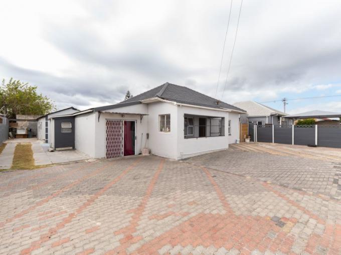 8 Bedroom House for Sale For Sale in Parow Valley - MR678600