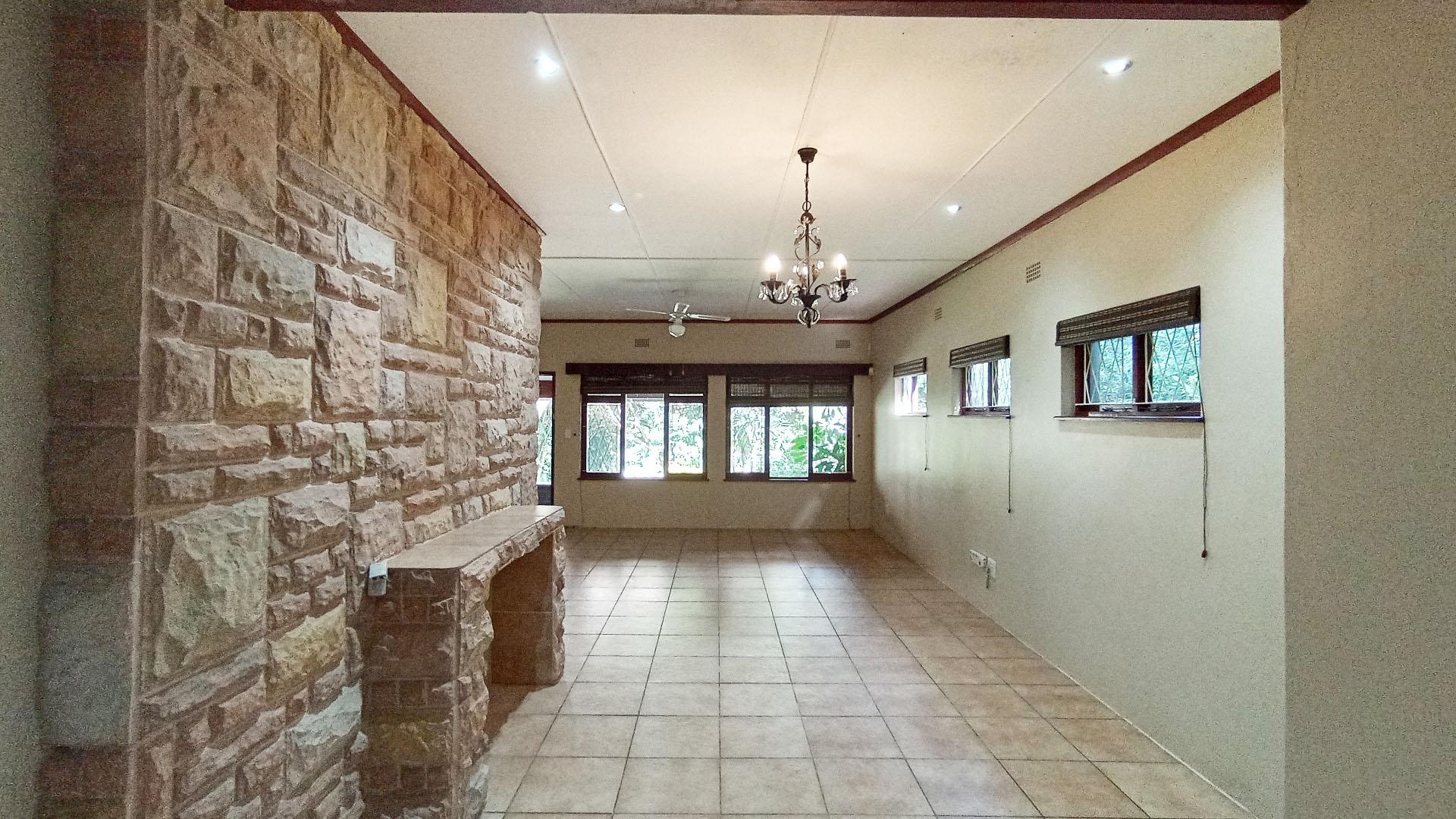 Dining Room - 22 square meters of property in Umtentweni