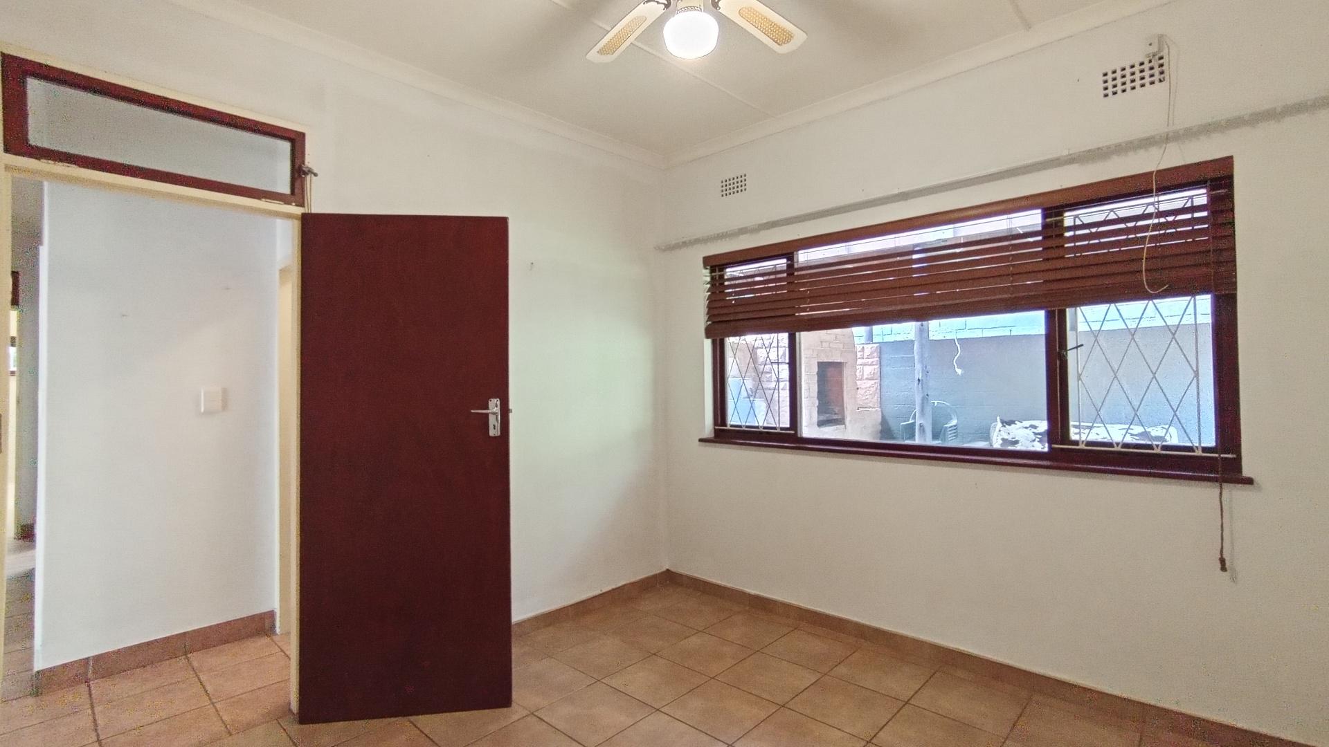 Study - 14 square meters of property in Umtentweni