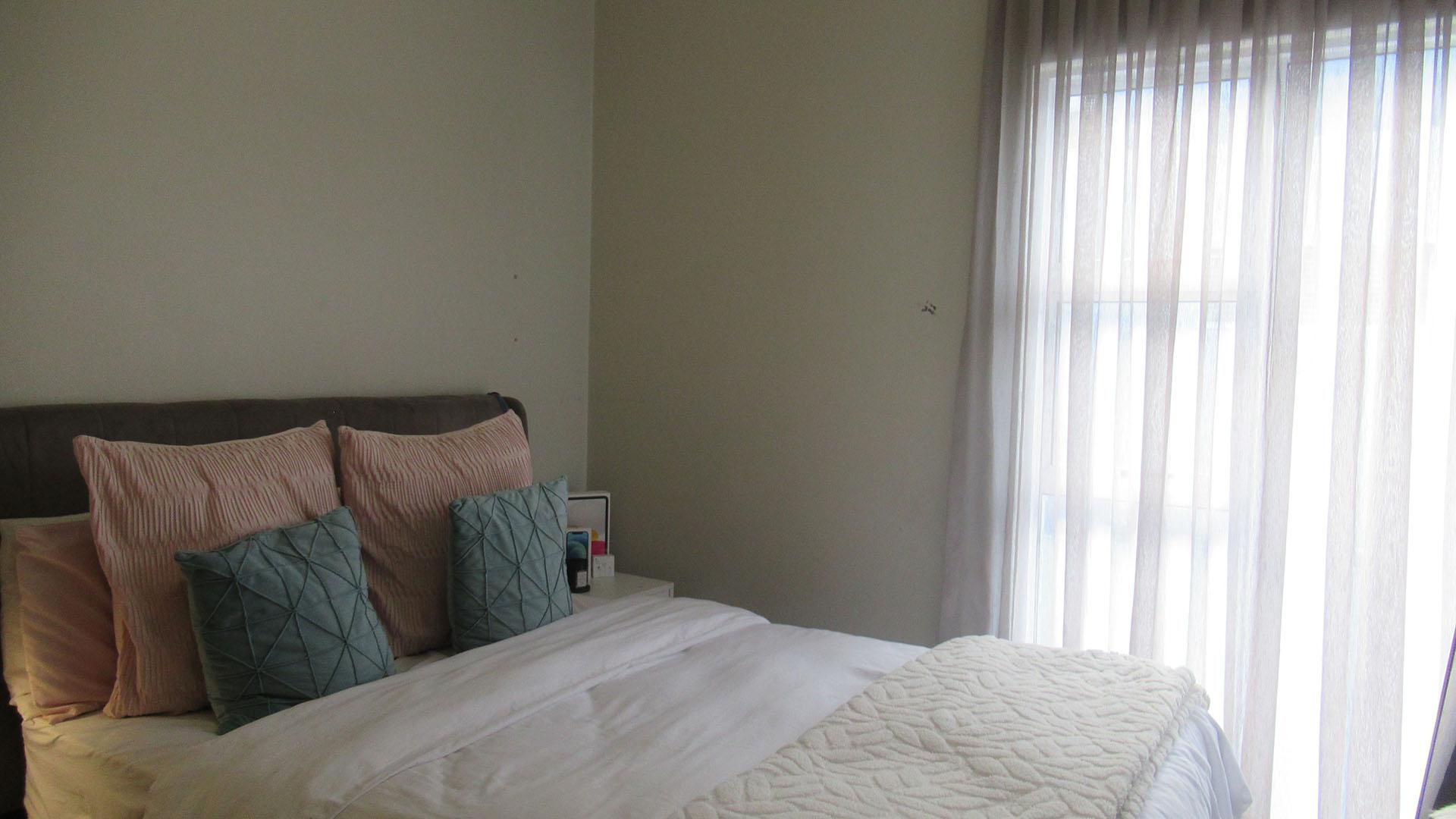 Bed Room 2 - 11 square meters of property in Ferndale - JHB