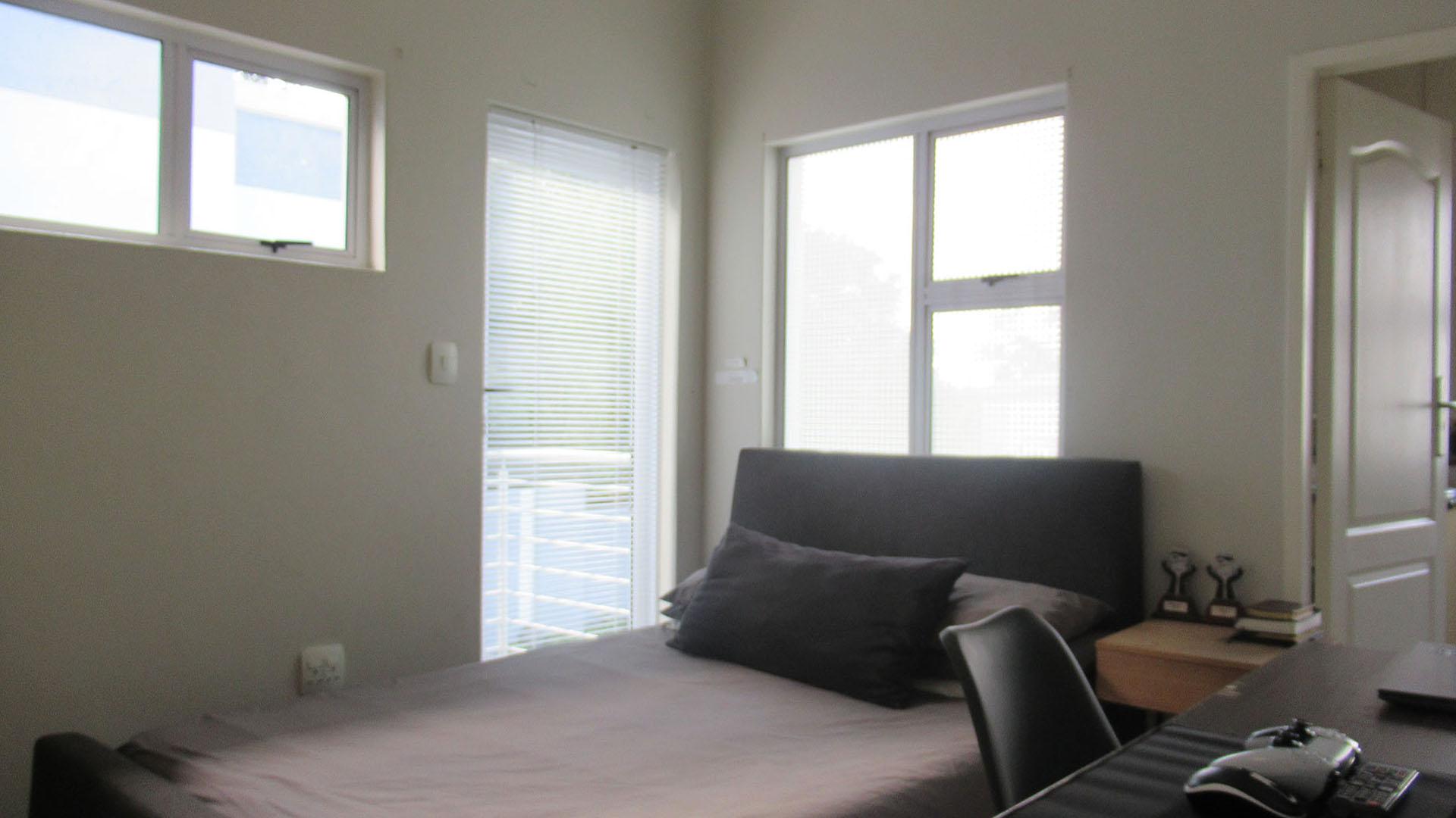 Bed Room 3 - 14 square meters of property in Ferndale - JHB