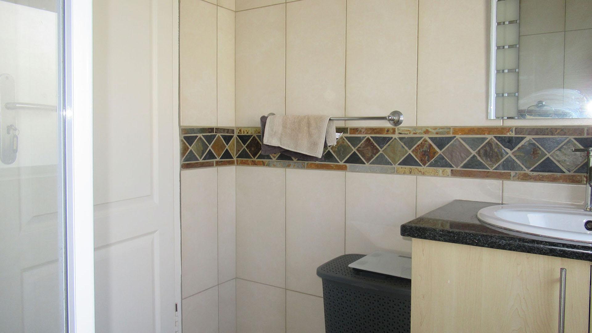 Bathroom 2 - 5 square meters of property in Ferndale - JHB