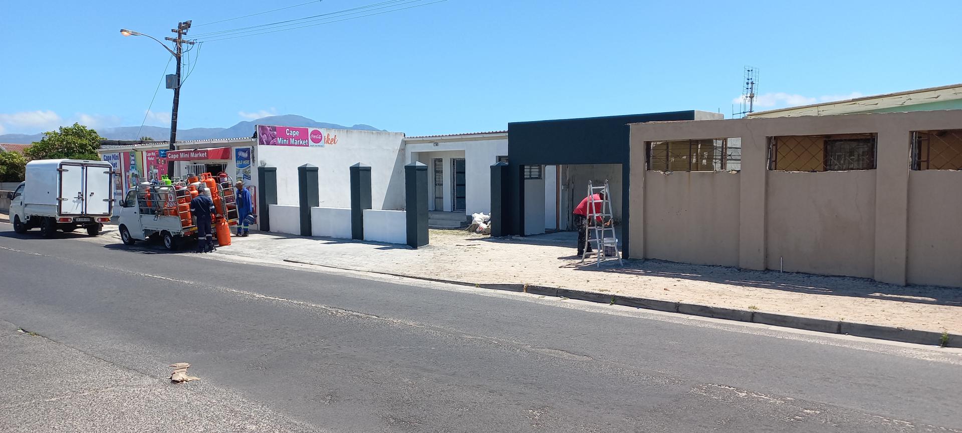  of property in Grassy Park