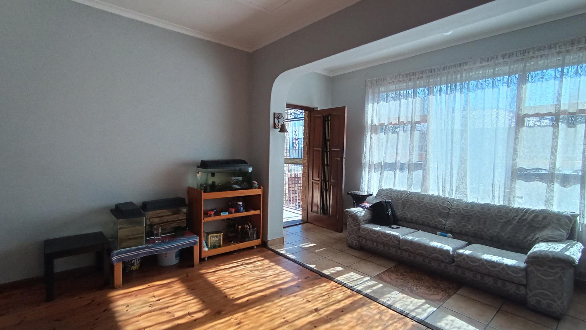 Lounges of property in Wynberg - CPT
