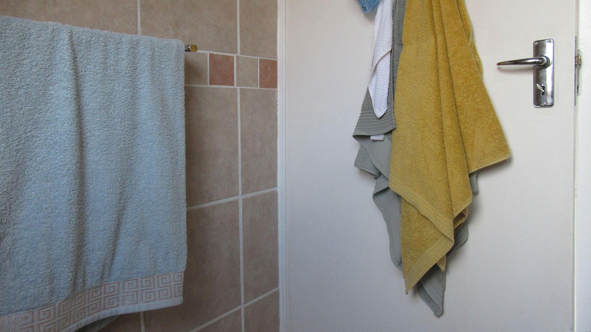 Main Bathroom - 4 square meters of property in Noordhang