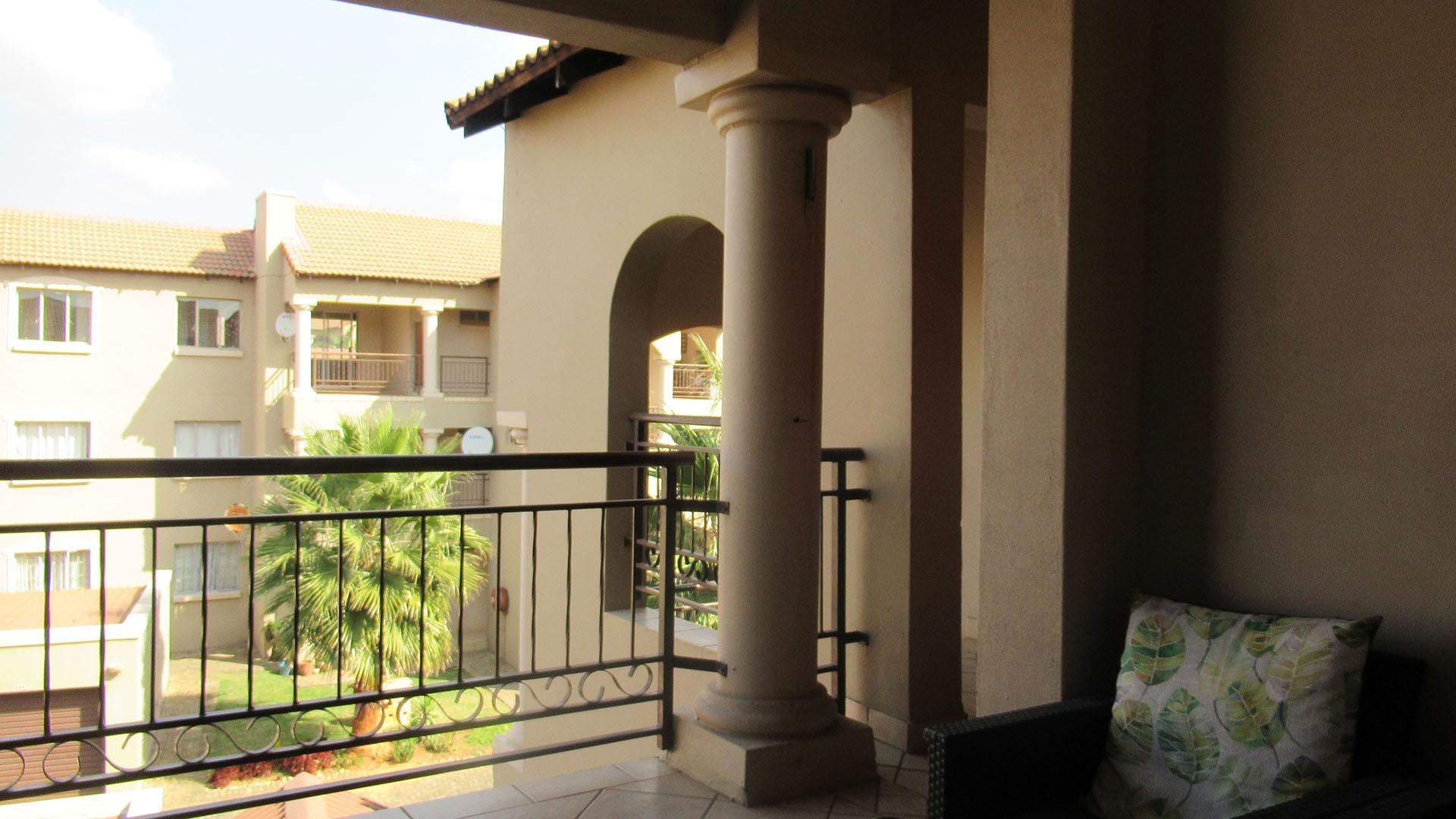 Balcony - 8 square meters of property in Noordhang